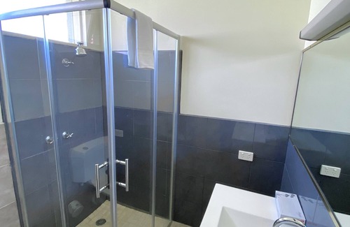 Warrenheip Hotel | Ballarat Colonial Motor Inn & Apartments
