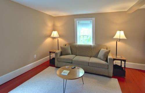 Meredith Hotel | Ballard House Inn