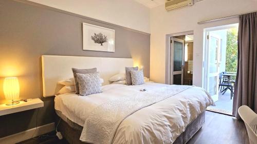 Robertson House | Ballinderry, The Robertson Guest House