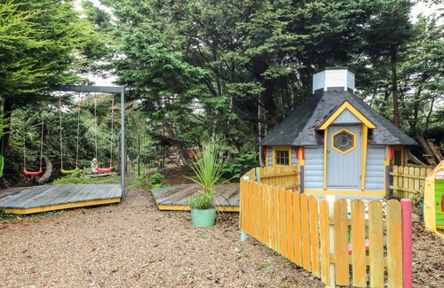 Lady's Island Cottage | BALLYSHEEN HOUSE, pet friendly in Rosslare Harbour, County Wexford
