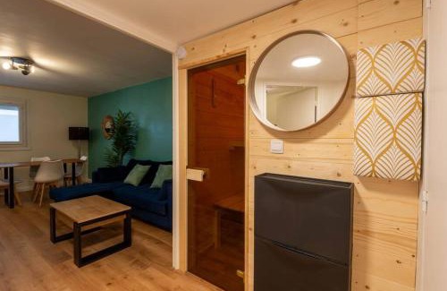 Charpennes - Charmettes Apartment | Balnéo & Sauna, séjour détente aux Teinturiers - Métro Charpennes - Garage