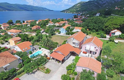 Cove Tri Zala (Zrnovo) Apartment | Balota - Moreška by Interhome
