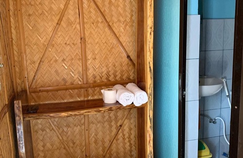 Abra de Ilog Bed & Breakfast | Bamboo House Beach Lodge & Restaurant