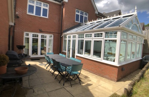 Banbury House | Banbury sleeps 10, easy access to Silverstone, NEC, Blenheim, Oxford & Stratford