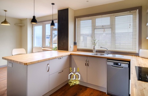 Banchory House | Banchory House - SJA Stays - Cosy 2 bed house