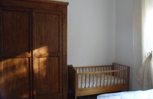 Erli Apartment | BandB: two bedrooms; shared bathroom, kitchen, living room, balcony, parking