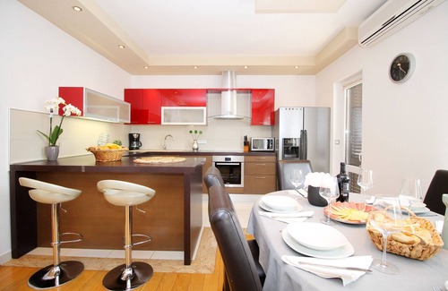 Duce Apartment | BANE Apartments - Holidays with family 70 meters from the sea