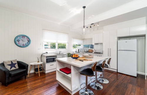 North Tamborine House | Bank House - Boutique Accommodation