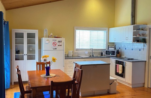 Sandy Point Cottage | Banksia Views Coastal Cottage