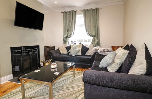 Stathern House | BANKSIDE HOUSE, pet friendly, luxury holiday cottage in Stathern