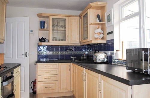 Hope-Cove Cottage | BANKSIDE, pet friendly, country holiday cottage in Hope Cove