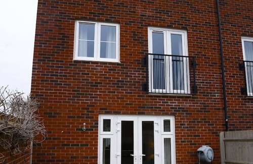 Middleton Cheney House | Bankside Stays (Sleeps 8)
