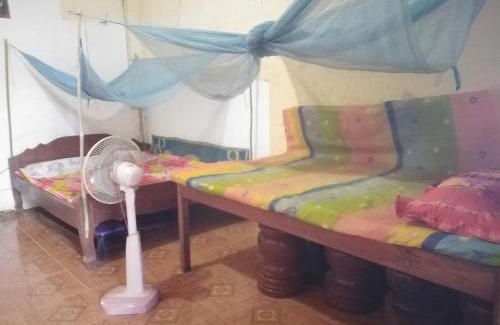 Ban Lung House | Banlung reggae bar homestay& SonaTrekking Tours