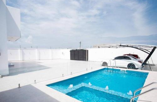Prampram House | Banner Vacation Home & Swimming Pool