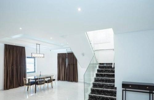 Prampram House | Banner Vacation Home & Swimming Pool