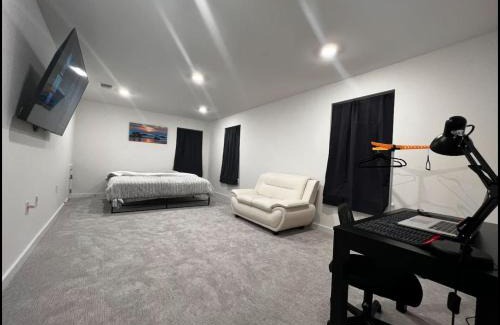 Austin House | Banty Villa - Master Lounge