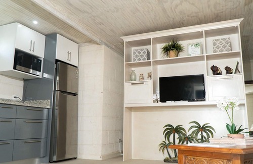 Brighton Apartment | Banyan Beach Studio