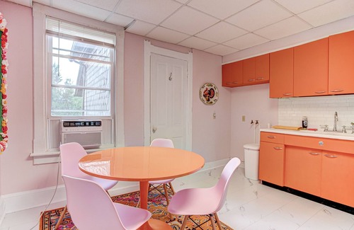 Bellefonte Apartment | Barbie Dream Apartment 11 miles from PSU