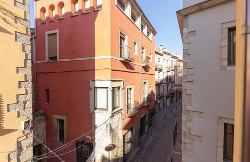 Barri Vell Apartment | Barca Studio 2 - Holiday Apartment Rental in Girona | Bravissimo
