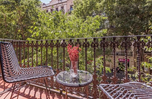 La Nova Esquerra de l'Eixample Apartment | BARCELONA GARDEN BUILDING!