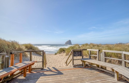 Kiwanda Shores Condo | Barefoot Beach House