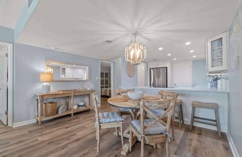 Sunnyside Apartment | Barefoot Bungalow Beachfront