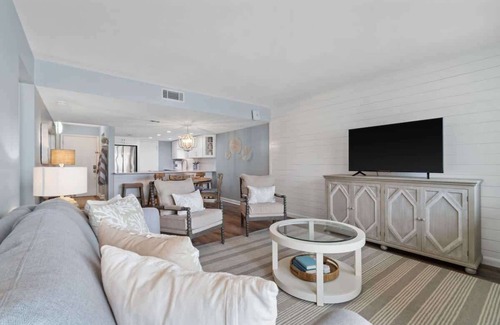 Sunnyside Apartment | Barefoot Bungalow Beachfront