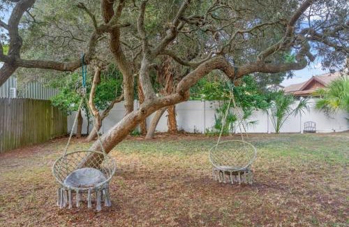 Bid-a-wee Beach House | Barefoot Bungalow - Private Beach Access, Dog-Friendly, 1940s Home 1 Block to Beach, FREE Daily Activities!