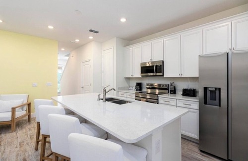 West Kissimmee Cottage | Barefoot Bungalow at Margaritaville | Sleeps 8!