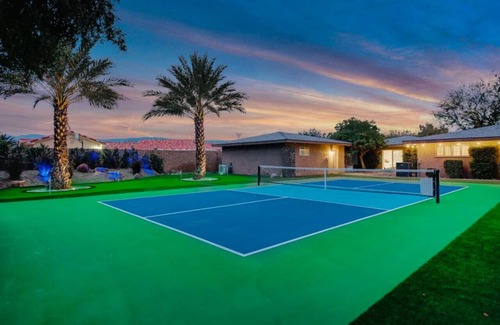 Bermuda Dunes House | BAREFOOT VOLLEYBALL BUNGALOW-1ACRE