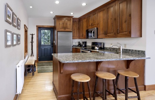 Keene Bed & Breakfast | Bark Eater Inn