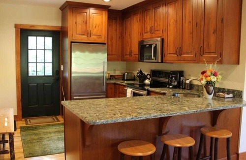 Keene Bed & Breakfast | Bark Eater Inn