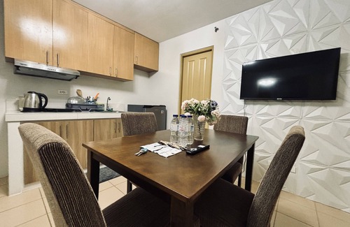Mandurriao Apartment | Barkada Getaway Near Esplanade