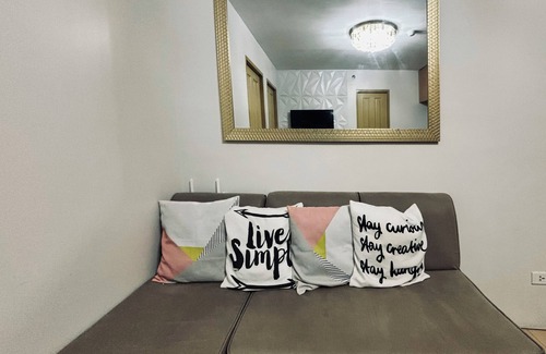 Mandurriao Apartment | Barkada Getaway Near Esplanade