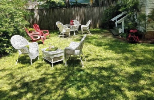 East of Broadway Cottage | Barkley-Hayward Cottage