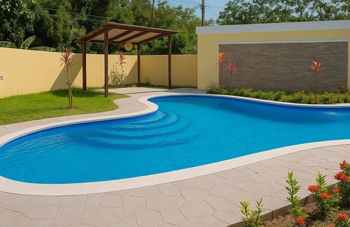 Coxen Hole Apartment | Barmel Apartments