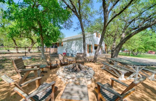 Dripping Springs House | Barndo · Cute, Rustic Barndo Bunkhouse w/Dog (or Kid) Run!