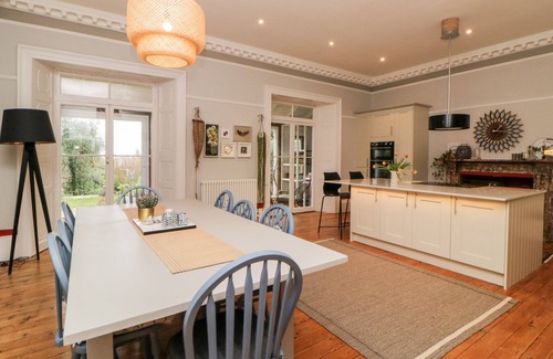Teignmouth House | BARNSLEY HOUSE, pet friendly, luxury holiday cottage in Teignmouth