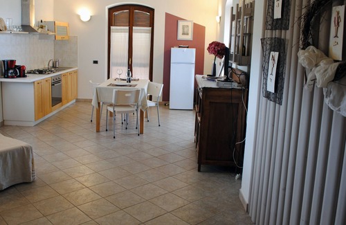 Diano d'Alba Apartment | BAROLO apartment, in the sun in the green hills.