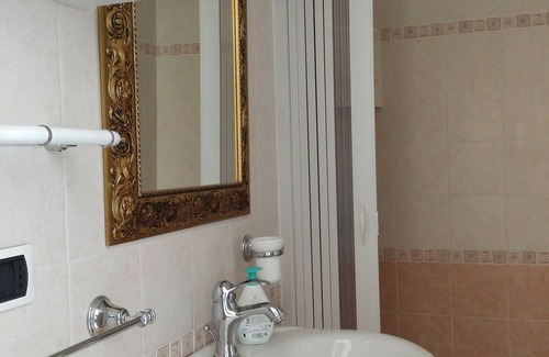 Tiggiano House | Baroness Pink House