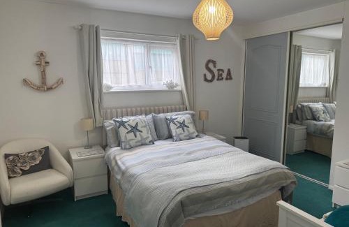 Benllech Apartment | Barracuda, Beachside Apartment