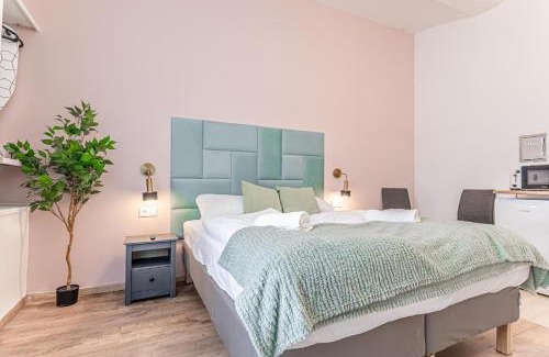 Funfhaus Apartment | Barrier-Free: 2 Neighboring Apt. Ideal for groups