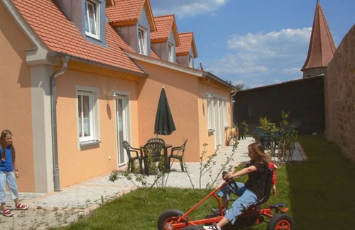 Merkendorf Apartment | Barrier-free vacation apartment (ground floor) at the Ferienhof an der Stadtmauer Merkendorf
