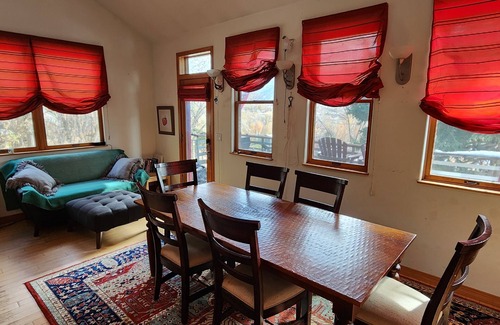 Basalt House | Basalt Treetop Haven, magnificent views, peace and quiet abound