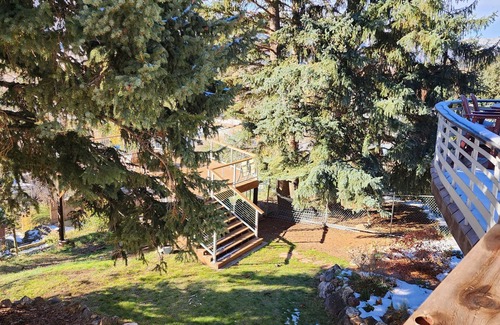 Basalt House | Basalt Treetop Haven, magnificent views, peace and quiet abound