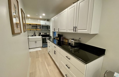 Cherrydale Apartment | Basement 1 King Bed with No Stairs