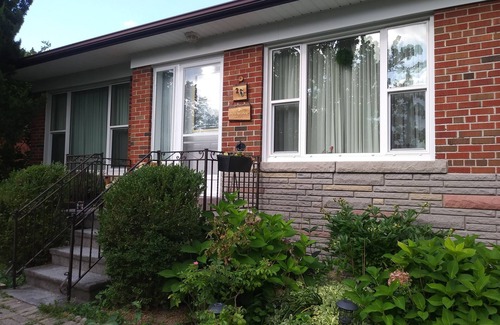 Wexford House | BASEMENT APARTMENT (1 Bedroom-2 Beds)