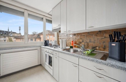 Sihlfeld Apartment | Basic Apartment in vibrant residential part of ZH!