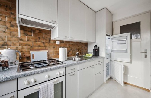 Sihlfeld Apartment | Basic Apartment in vibrant residential part of ZH!