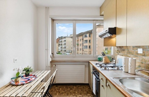Sihlfeld Apartment | Basic Apartment in vibrant residential part of ZH!